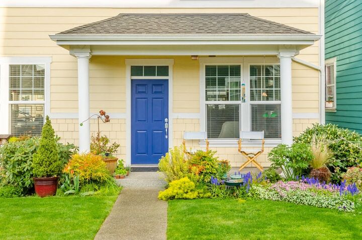 14 inviting front door colors for a yellow house