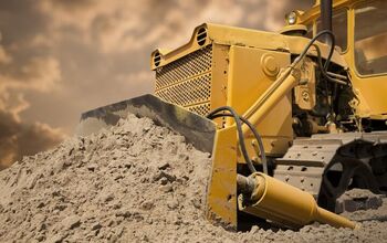 What's The Cheapest Way to Move Dirt? (and Rental Equipment Pricing)