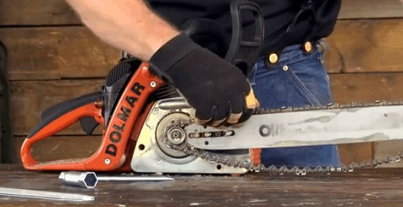 Chain Direction Chainsaw Chain Direction: Which Way Should It Go? | Upgradedhome.com
