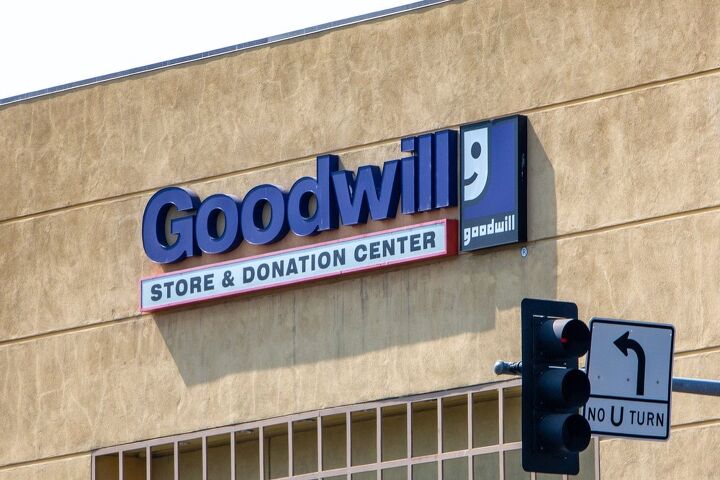 is it better to donate to goodwill or salvation army