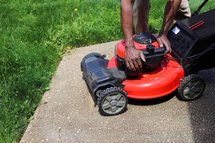 why won t my lawn mower start without starter fluid