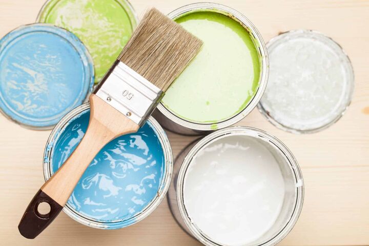 can you buy benjamin moore paint at lowes