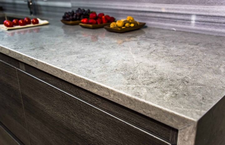 how far can a quartz countertop overhang without support