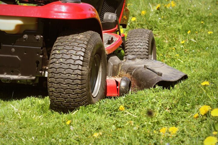 Lawn Mower Runs for A Minute Then Stops? (We Have a Fix)