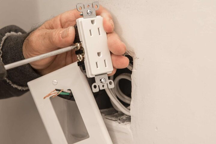 how often should electrical outlets be replaced