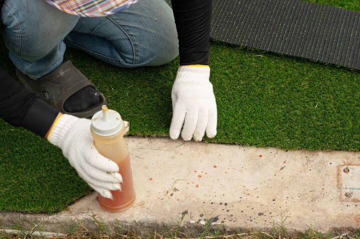 What Is The Best Glue for Outdoor Carpets?