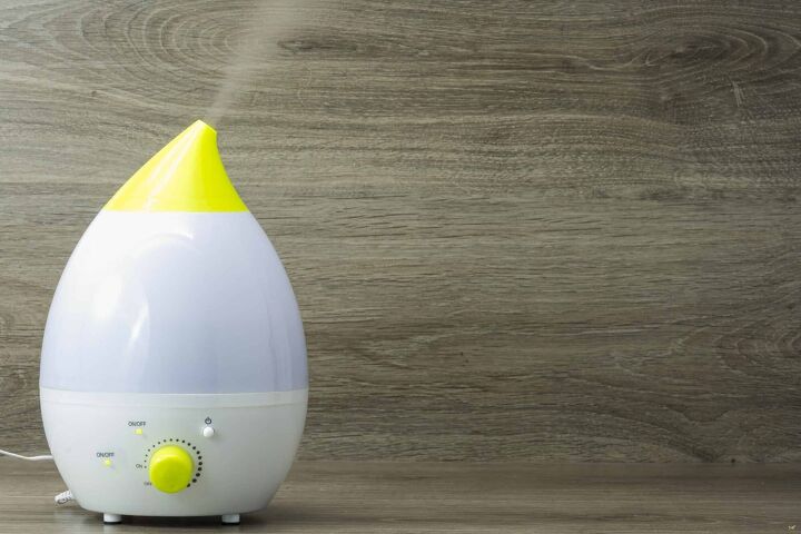 should i close the door when using a humidifier