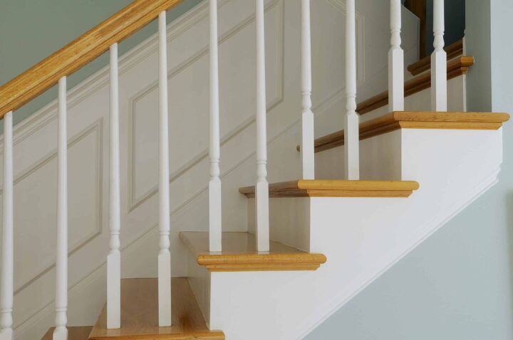 how much does it cost to replace a banister and spindles