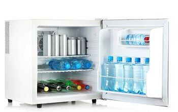 Mini Fridge Smells Like Chemicals? (Possible Causes and Fixes)
