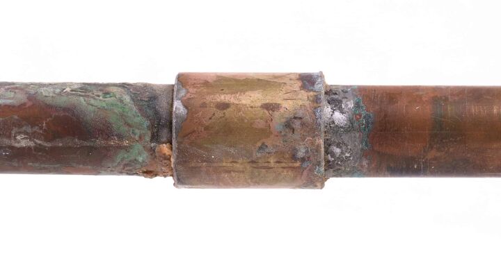 what is the green stuff on my copper pipes