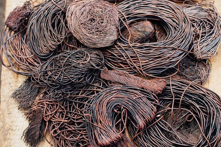 what does it mean when copper wire turns black