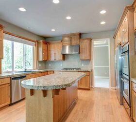 What Color Granite Goes With Honey Oak Cabinets?