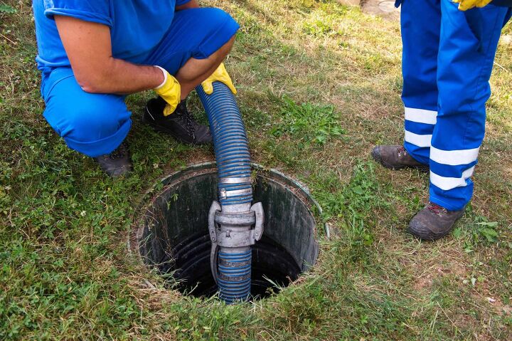 how much does it cost to pump a septic tank
