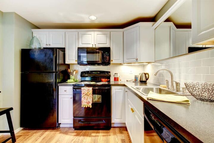 what color cabinets go with black stainless steel appliances
