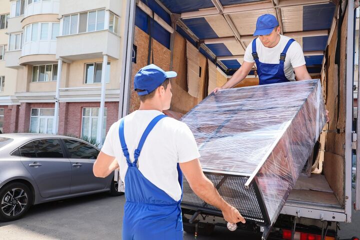 how much should you tip a furniture delivery crew