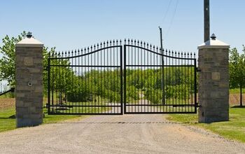 How Much Space Should Be Between A Post And Gate?