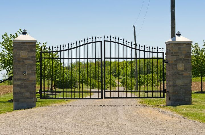 Post Master Gate Example How Much Space Should Be Between A Post And Gate? | Upgradedhome.com