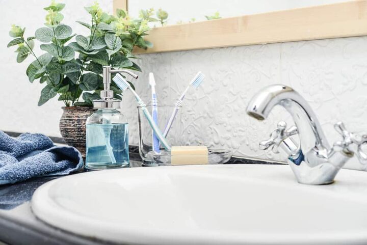 Standard Bathroom Sink Dimensions (with Photos)