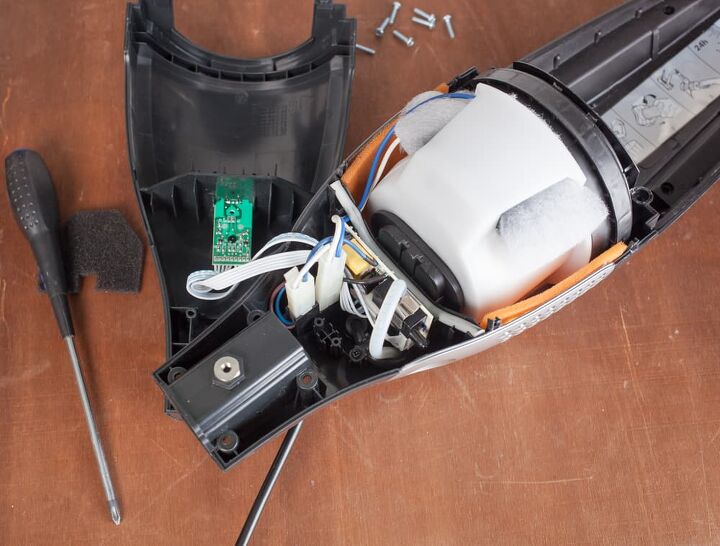 how to take apart a dirt devil vacuum cleaner