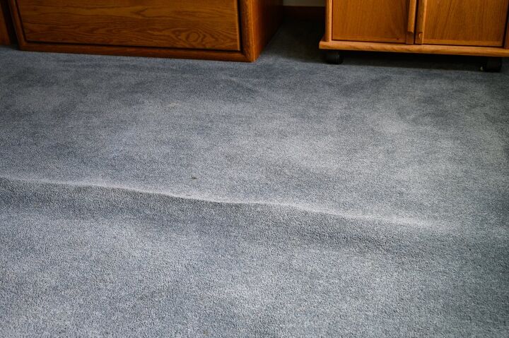 how to get wrinkles out of carpet without a stretcher