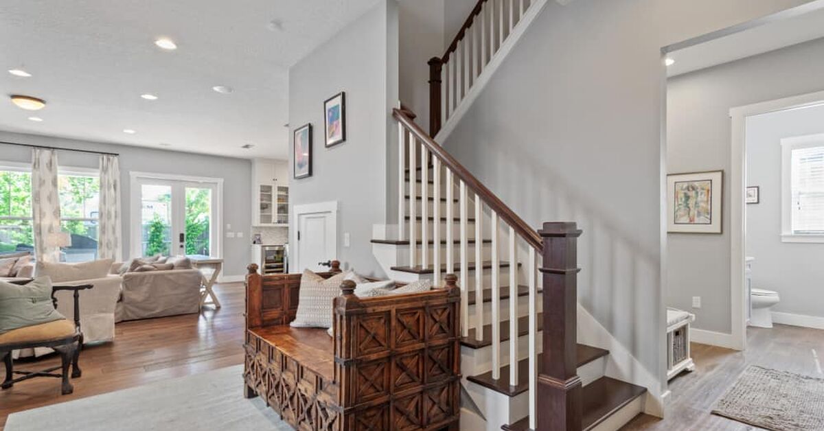 Residential Stair and Handrail Code (2022 IRC Guide) | Upgradedhome.com