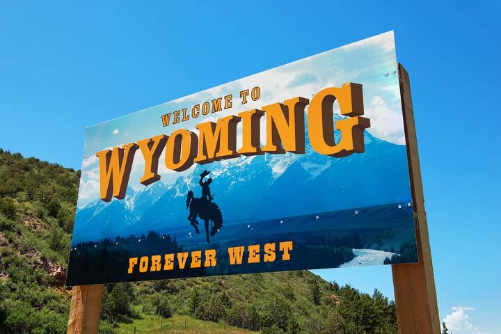 cost of living in wyoming for 2022 taxes housing more