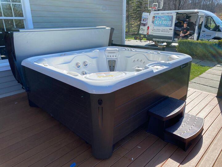 Photo Credit: HealthMate Hot Tubs