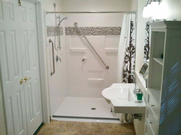 12 Best Alternatives to Shower Wall Tiles | Upgradedhome.com