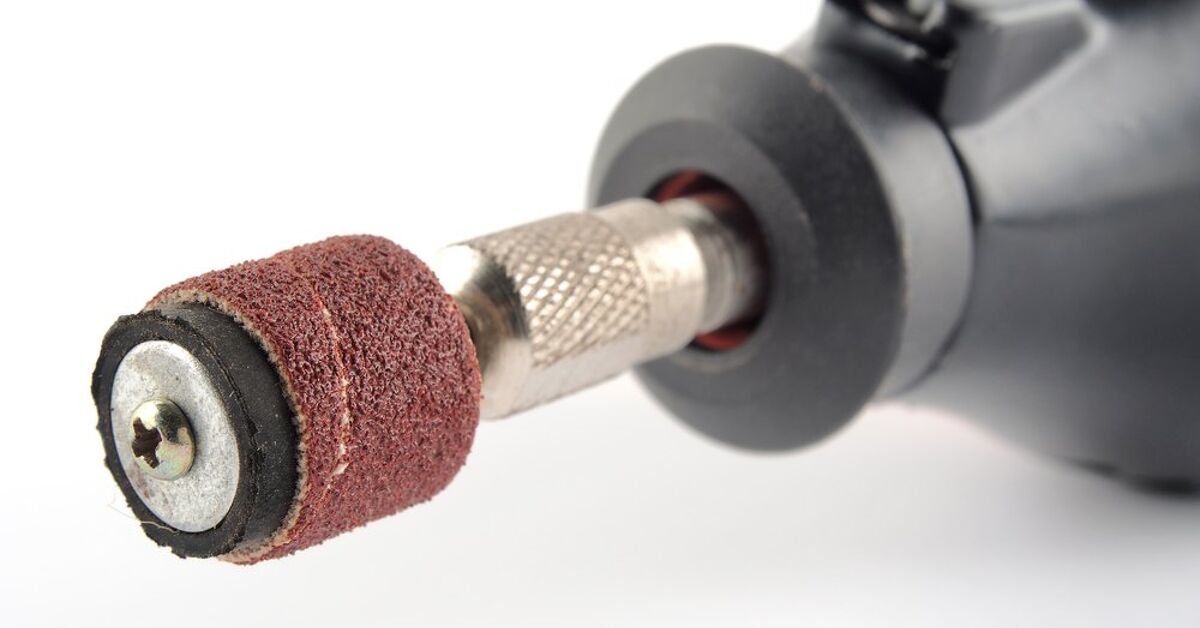 How To Sharpen A Chainsaw With A Dremel (Quickly & Easily