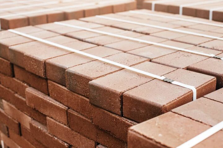 how much does a brick weigh in pounds find out now