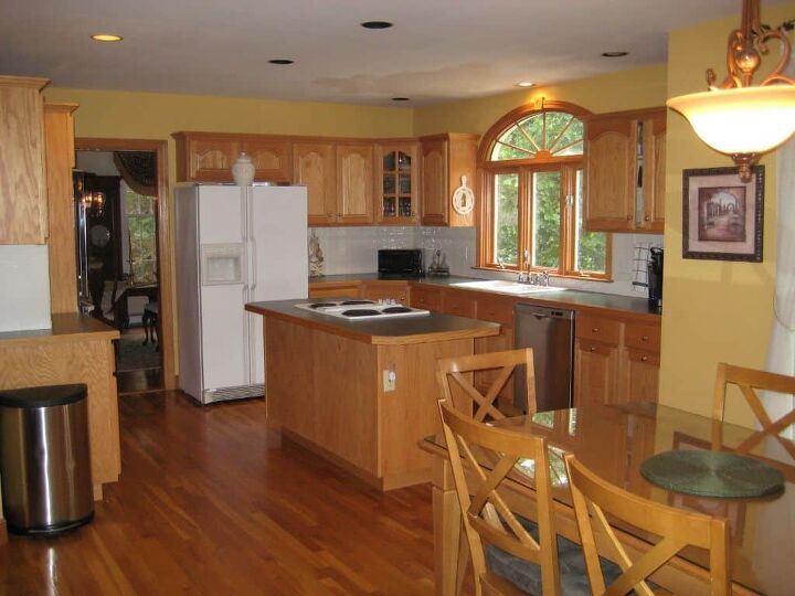 what are the best kitchen colors with oak cabinets