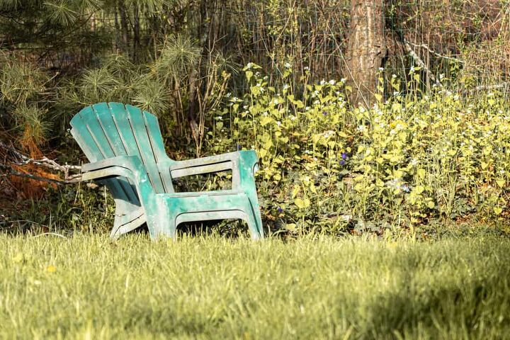 how to clean chalky plastic lawn chairs quickly easily