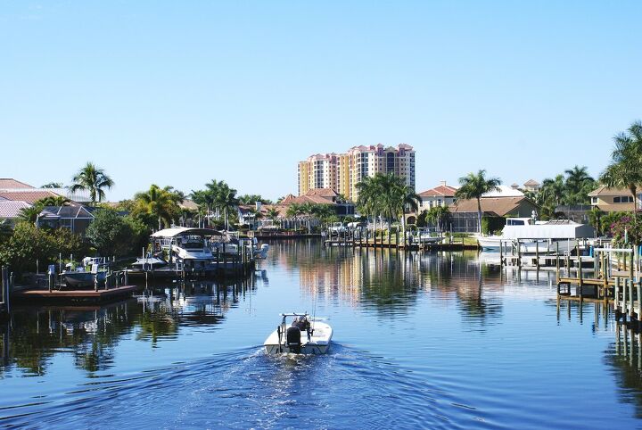 what are the pros and cons of living in cape coral fl