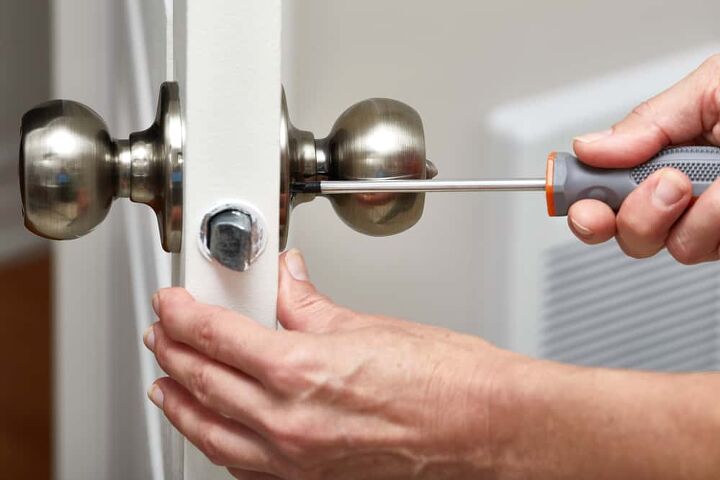 how to remove a schlage door knob quickly easily