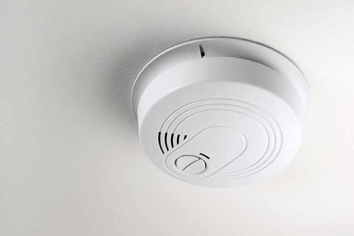 why is my smoke detector blinking red find out now