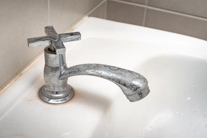 How To Remove Hard Water Stains From Stainless Steel Surfaces