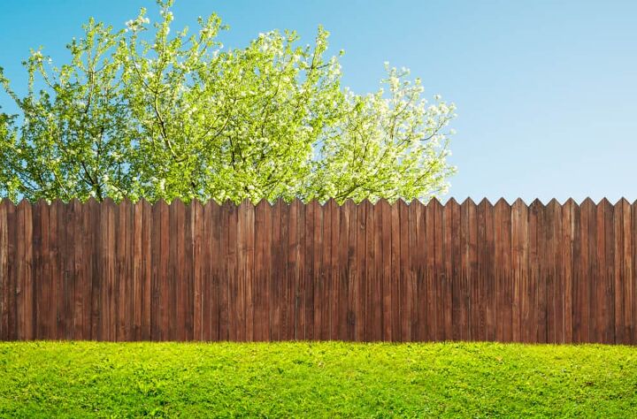 how much does it cost to fence acre overall per foot