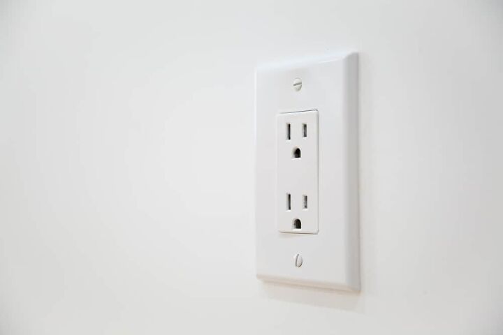 how many outlets can be on a 20 amp circuit find out now