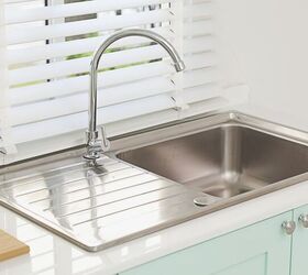 What Size Faucet for A Kitchen Sink? (We Have The Answer)