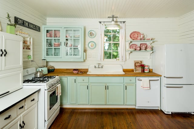 70 kitchens with white appliances with photos