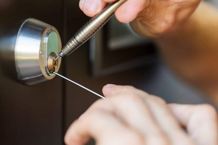 Lock Pecs 7 Types of Lock Picks (and Their Uses) | Upgradedhome.com