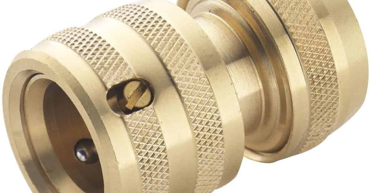 4 Sink Sprayer Connection Types | Upgradedhome.com