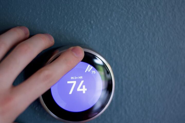 why does my nest thermostat say in 2 hours find out now