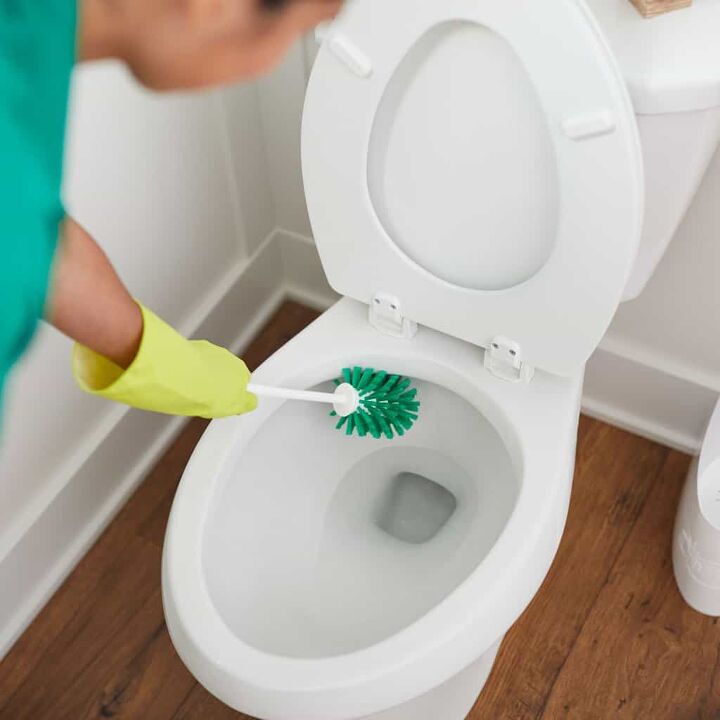 How To Unclog A Toilet With Poop In It (8 Ways To Do It) | Upgradedhome.com
