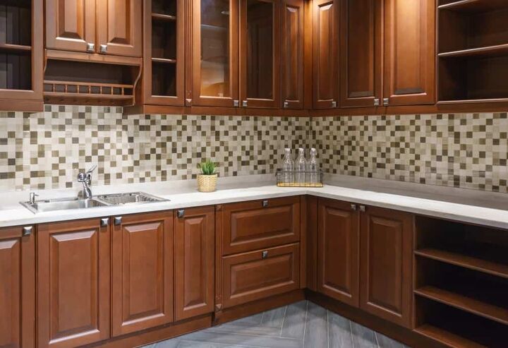 what color countertops go with maple cabinets