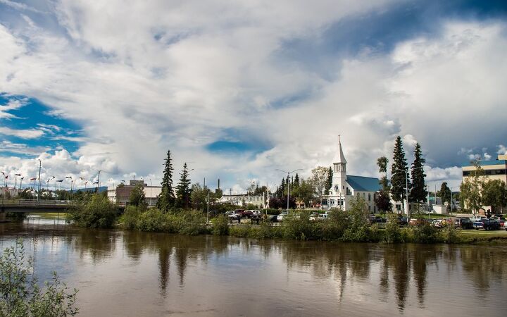 fairbanks vs anchorage which city is better to live in