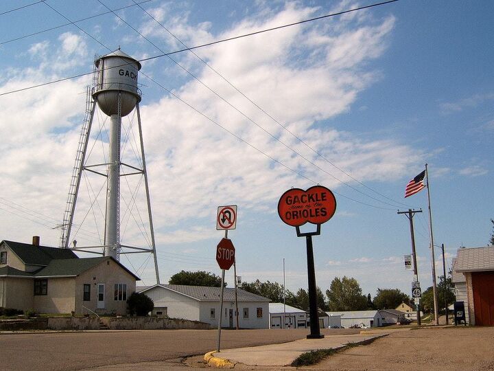what are the 12 best small towns in north dakota