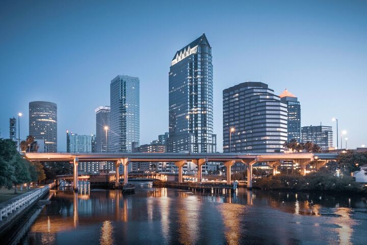 what are the pros and cons of living in tampa florida