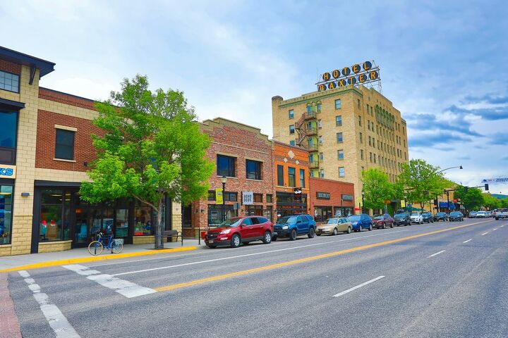 what are the pros and cons of living in bozeman montana