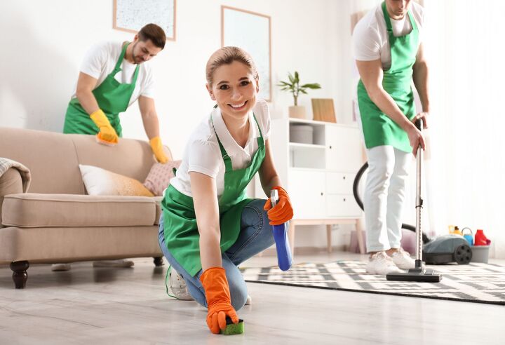 how much to tip a cleaning company find out now